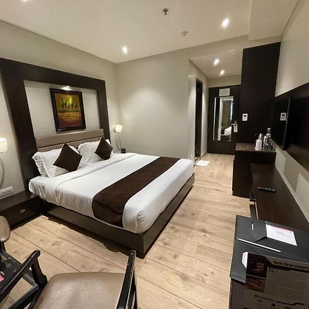 Hotel Virgo Sumeru バーヴナガル エクステリア 写真