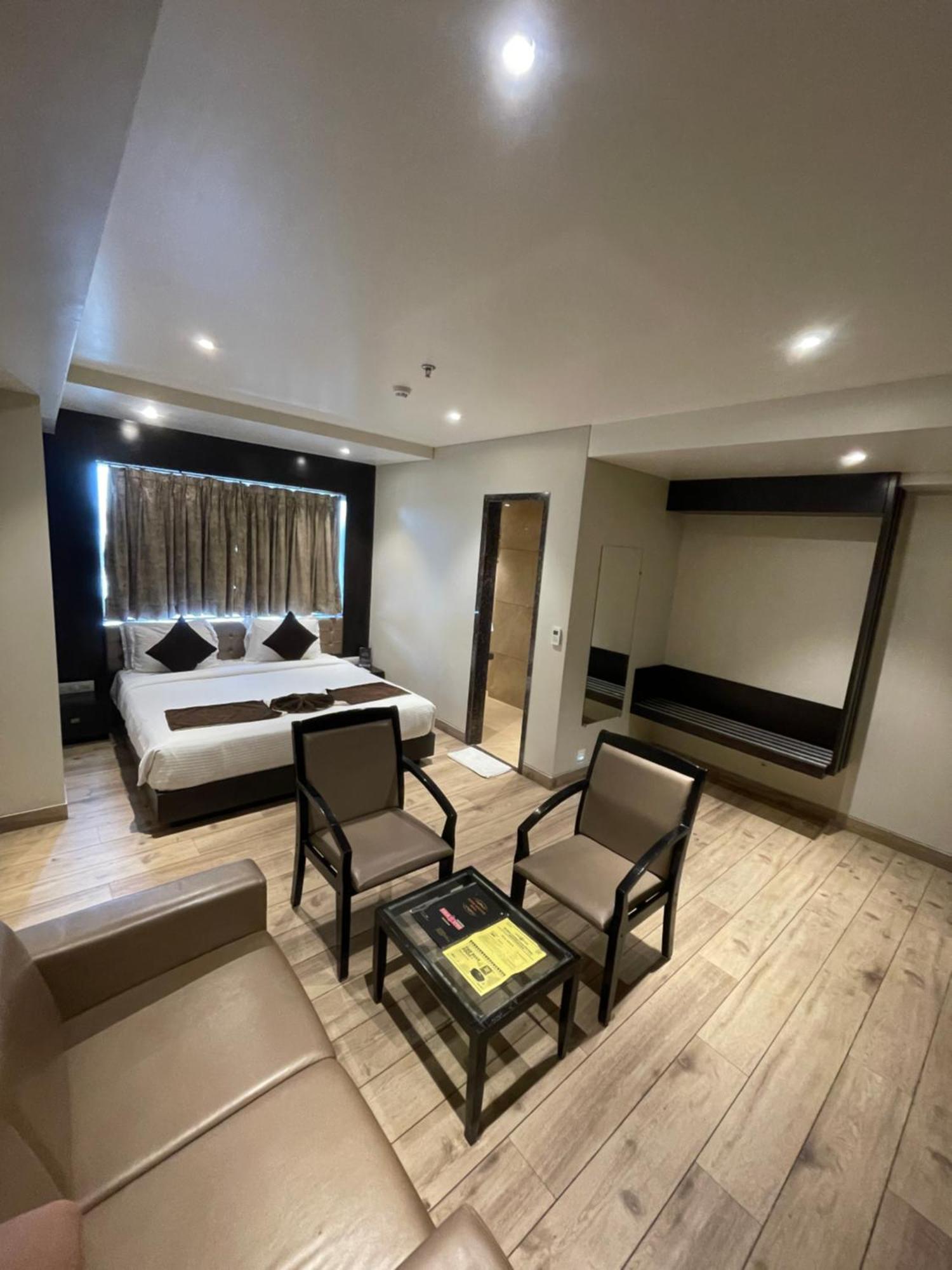 Hotel Virgo Sumeru バーヴナガル エクステリア 写真