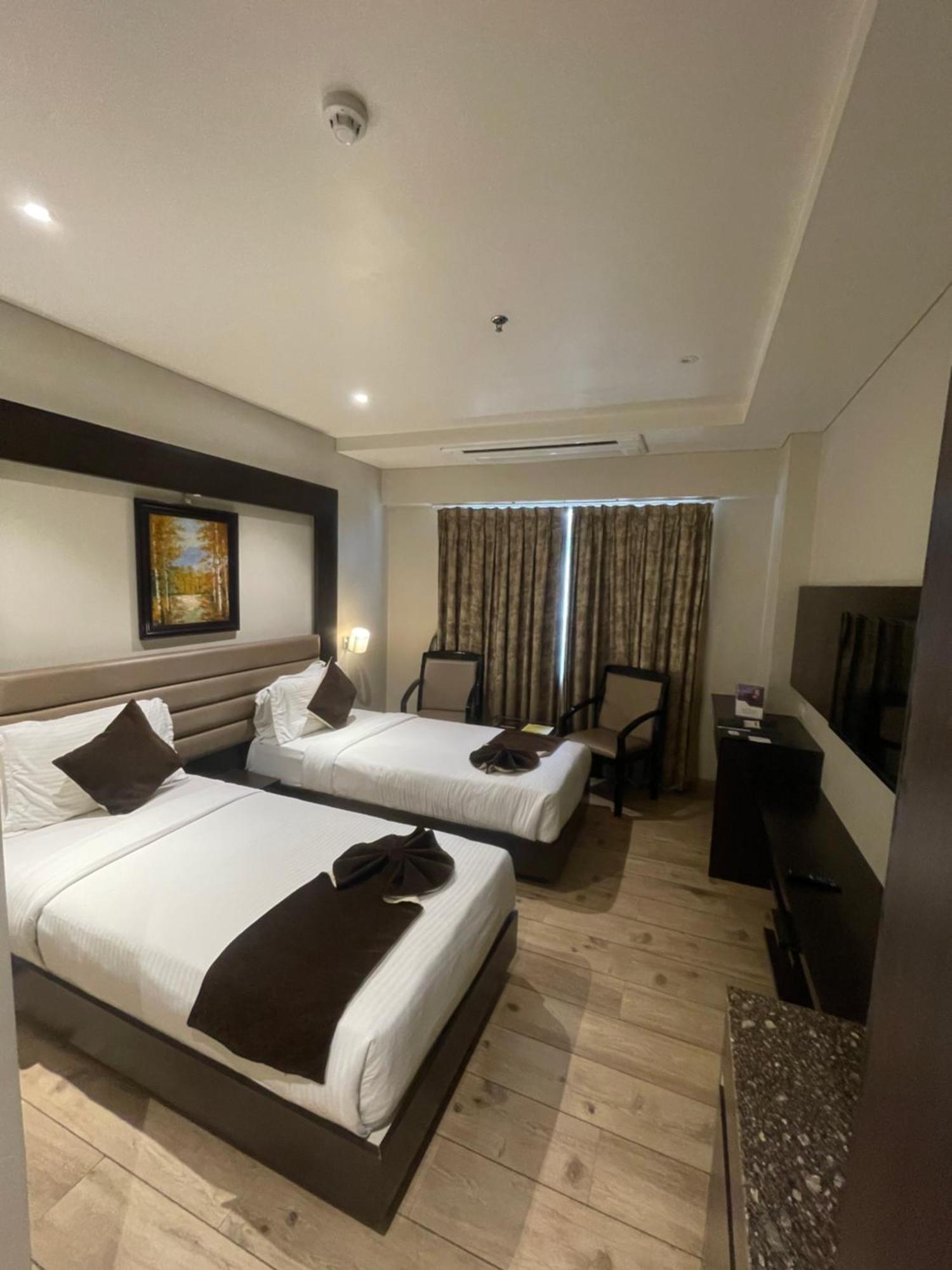 Hotel Virgo Sumeru バーヴナガル エクステリア 写真