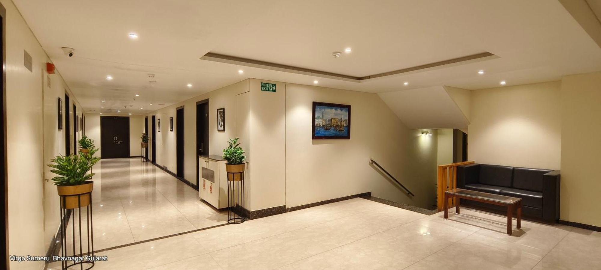 Hotel Virgo Sumeru バーヴナガル エクステリア 写真
